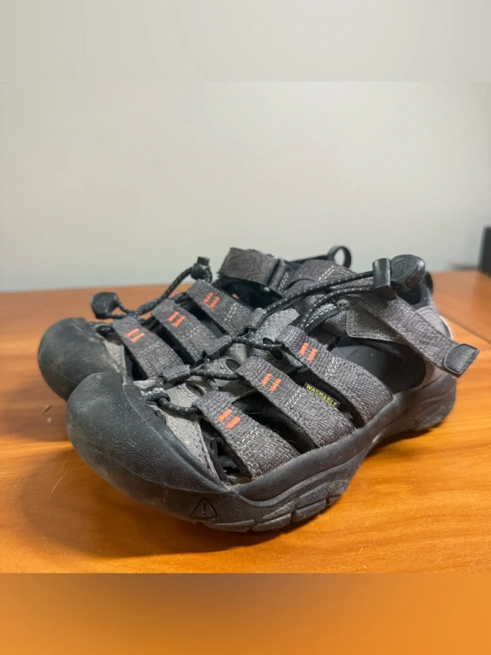Keen Newport H2 Kids‎ Water Shoe Sandal Closed Toe Hiking Black Bungee Big Kid 1